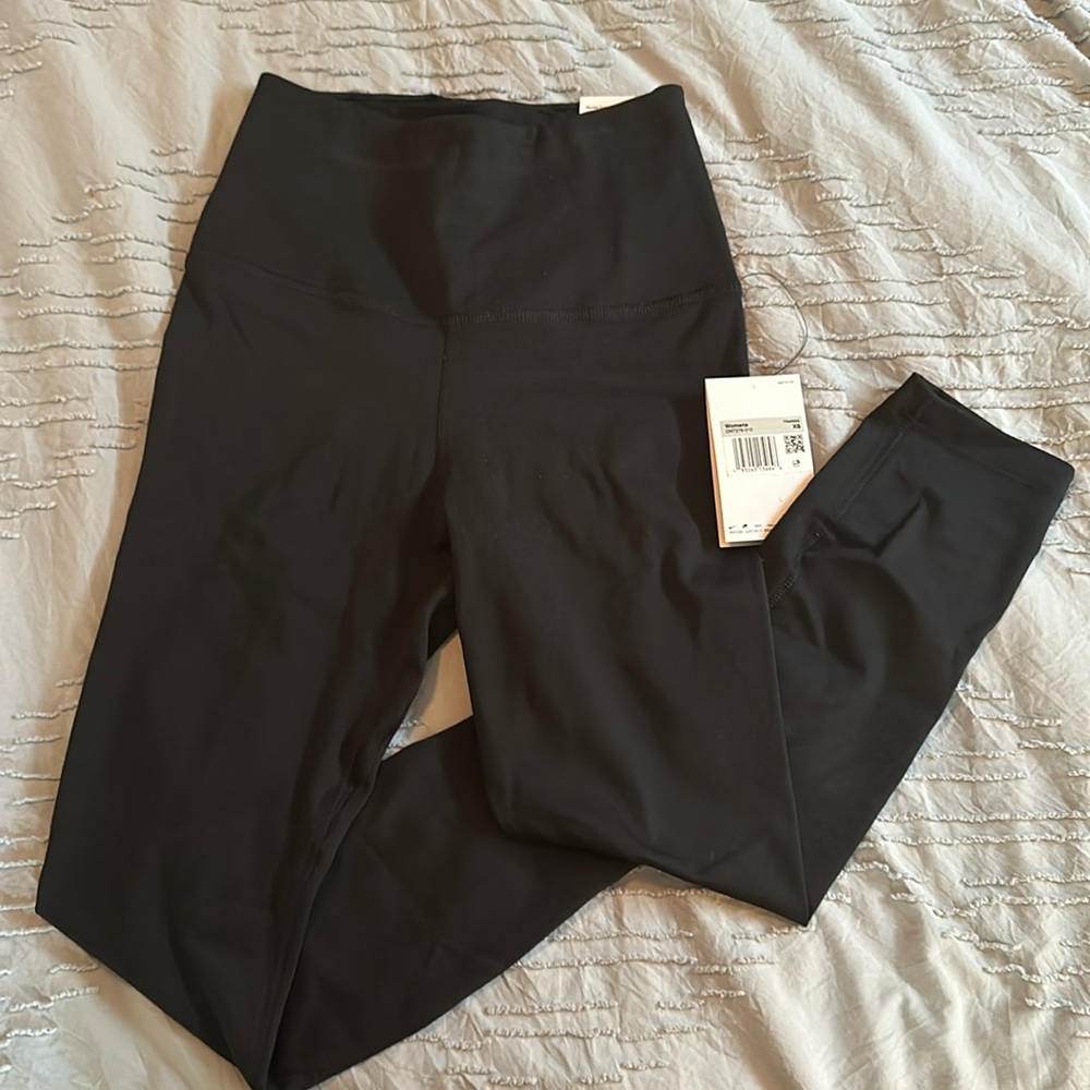 Nike One Cropped Leggings NWT